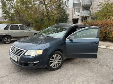 Авто Volkswagen Passat Variant 2006 № 7965464