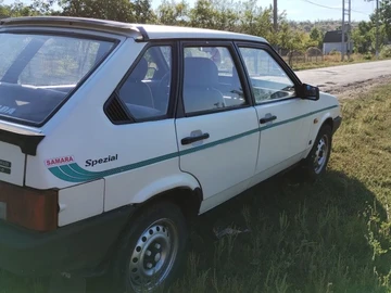 Авто ВАЗ 2109 1991 № 7965471