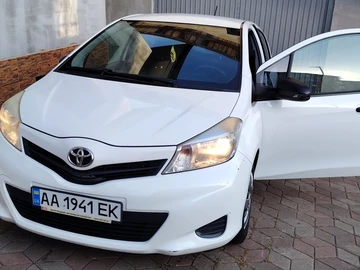 Авто Toyota Yaris 2012 № 7966191