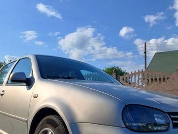 Авто Volkswagen Golf 2000 № 7966248
