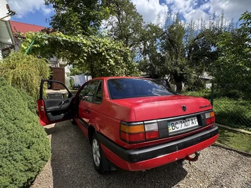 Авто Volkswagen Passat Sedan 1992 № 7966526