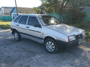 Авто ВАЗ 2109 1992 № 7967696