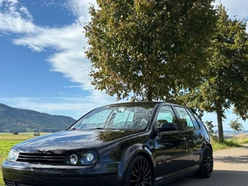 Авто Volkswagen Golf 2000 № 7967741
