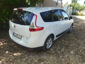 Авто Renault 4 2010 № 7967911
