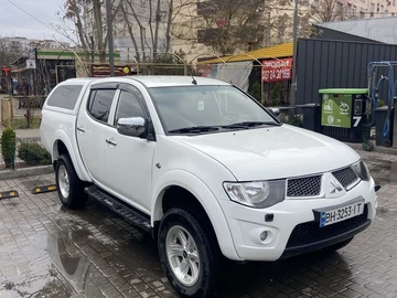 Авто Mitsubishi L 200 2013 № 7969172