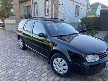 Авто Volkswagen Golf 2001 № 7969913