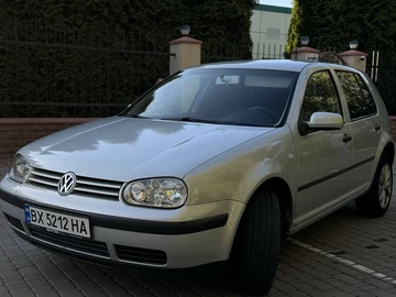 Авто Volkswagen Golf 2000 № 7969956