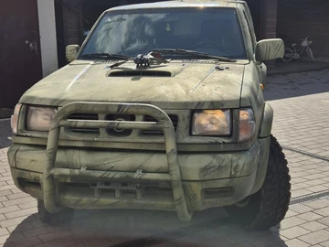 Авто Nissan Navara 2000 № 7970122