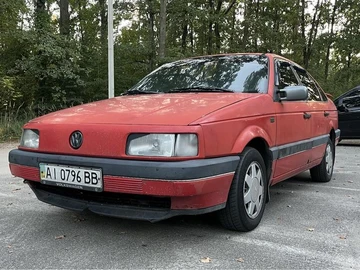 Авто Volkswagen Passat Sedan 1992 № 7971392
