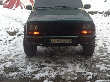 Авто Jeep Cherokee 2000 № 7971465