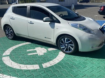 Авто Nissan Leaf 2015 № 7971471