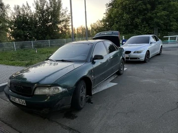 Авто Audi A4 1996 № 7972076