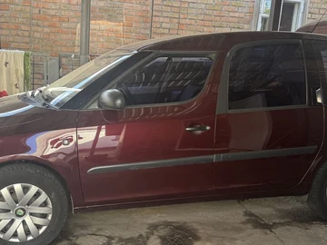Авто Skoda Roomster 2011 № 7972129