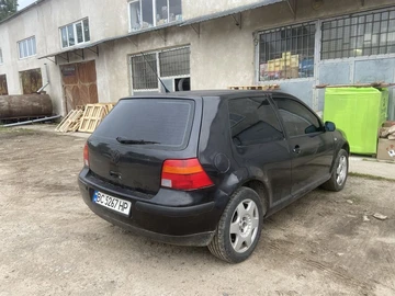 Авто Volkswagen Golf 2000 № 7972258