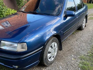 Авто Opel Vectra 1988 № 7972421