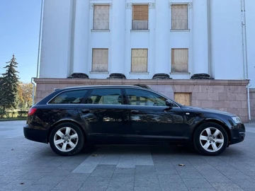 Авто Audi Quattro 2007 № 7972552