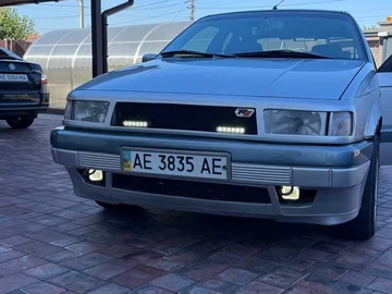 Авто Volkswagen Passat Sedan 1988 № 7972645