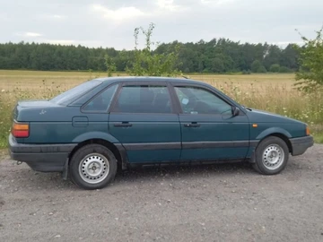Авто Volkswagen Passat Sedan 1990 № 7972748