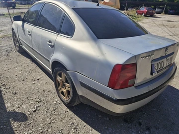 Авто Volkswagen Passat Sedan 1998 № 7972941