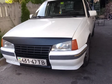 Авто Opel Kadett 1986 № 7973125