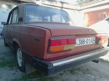 Авто ВАЗ 2107 1992 № 7974385
