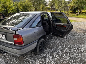 Авто Opel Vectra 1997 № 7975167
