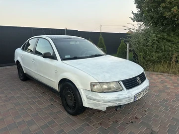 Авто Volkswagen Passat Sedan 1998 № 7975733