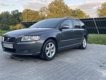 Авто Volvo V50 2010 № 7976282