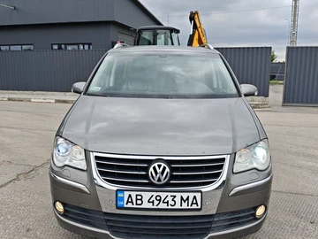 Авто Volkswagen Touran 2008 № 7976317