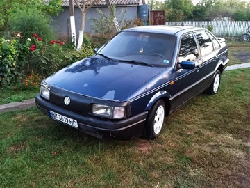 Авто Volkswagen Passat Variant 1993 № 7976341