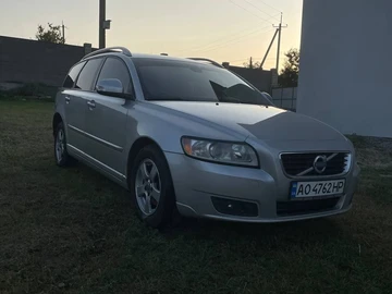 Авто Volvo V50 2010 № 7976576
