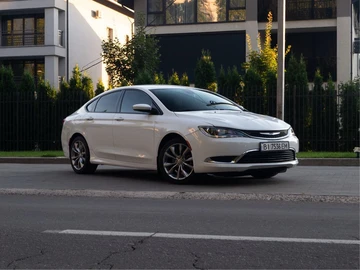 Авто Chrysler 200 2014 № 7977008