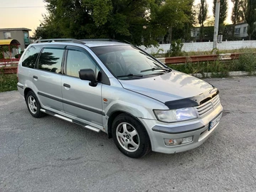 Авто Mitsubishi Space Wagon 1999 № 7977079