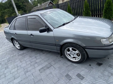 Авто Volkswagen Passat Sedan 1994 № 7977263