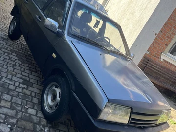 Авто ВАЗ 2109 1992 № 7977823