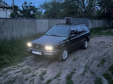 Авто Volkswagen Golf 1999 № 7978026