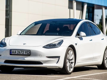 Авто Tesla Model 3 2018 № 7978194