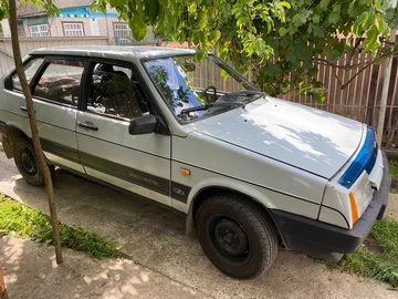 Авто ВАЗ 2109 1990 № 7978384