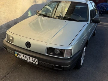 Авто Volkswagen Passat Sedan 1989 № 7978682