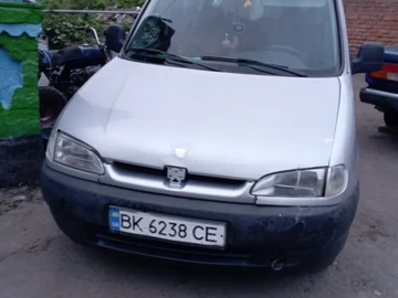Авто Peugeot Partner 2000 № 7980199