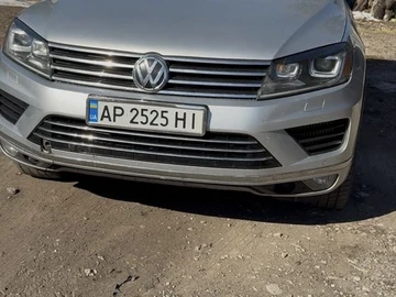 Авто Volkswagen Touareg 2015 № 7980940