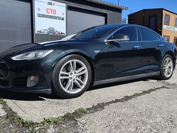 Авто Tesla Model S 2012 № 7981059