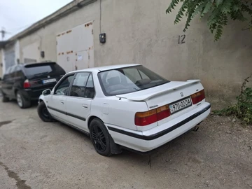 Авто Honda Accord 1990 № 7981147