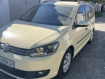 Авто Volkswagen Touran 2013 № 7981295