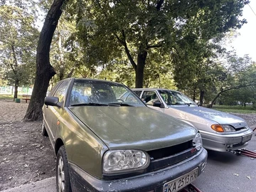Авто Volkswagen Golf 1993 № 7981391