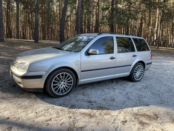 Авто Volkswagen Golf 2000 № 7981501