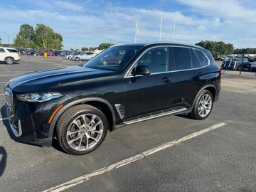 Авто BMW X5 2023 № 7981679