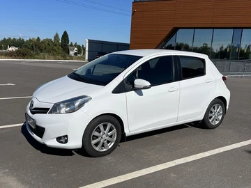 Авто Toyota Yaris 2014 № 7981735
