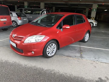 Авто Toyota Auris 2011 № 7982107