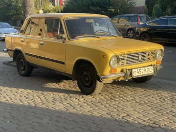 Авто ВАЗ 21101 1984 № 7982310
